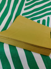 Cargar imagen en el visor de la galería, Paquete Servilletas Doradas
