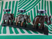 Cargar imagen en el visor de la galería, Porta Velas Elefantes Madera
