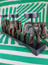 Cargar imagen en el visor de la galería, Porta Velas Elefantes Madera
