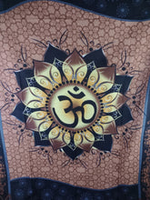 Cargar imagen en el visor de la galería, Pañuelo OM Flor Loto
