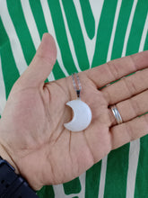 Cargar imagen en el visor de la galería, Colgante Luna Cuarzo Mod 2
