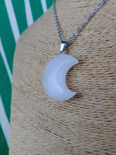 Cargar imagen en el visor de la galería, Colgante Luna Cuarzo Mod 5
