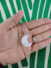 Cargar imagen en el visor de la galería, Colgante Luna Cuarzo Mod 5
