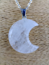 Cargar imagen en el visor de la galería, Colgante Luna Cuarzo Mod 11
