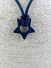 Cargar imagen en el visor de la galería, Colgante Estrella Hematites
