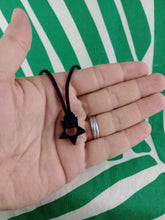 Cargar imagen en el visor de la galería, Colgante Estrella Hematites

