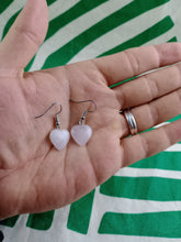 Cargar imagen en el visor de la galería, Pendientes Corazon Cuarzo Rosa
