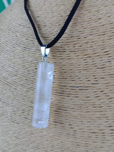 Cargar imagen en el visor de la galería, Colgante Cilíndrico Cuarzo Cristal Mod. 3
