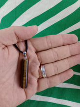 Cargar imagen en el visor de la galería, Colgante Cilindrico Ojo de Tigre Mod 1
