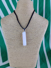 Cargar imagen en el visor de la galería, Colgante Cilindrico Cuarzo Rosa Mod. 4
