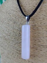 Cargar imagen en el visor de la galería, Colgante Cilindrico Cuarzo Rosa Mod. 5
