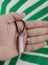 Cargar imagen en el visor de la galería, Colgante Cilindrico Cuarzo Rosa Mod. 4
