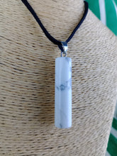 Cargar imagen en el visor de la galería, Colgante Cilíndrico Howlita Mod 3
