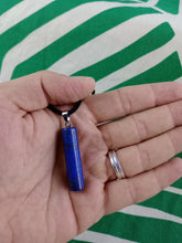 Cargar imagen en el visor de la galería, Colgante Cilindrico Lapislazuli Mod 2
