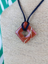 Cargar imagen en el visor de la galería, Colgante Rombo Jaspe Rojo Mod. 2
