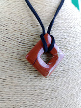 Cargar imagen en el visor de la galería, Colgante Rombo Jaspe Rojo Mod. 2

