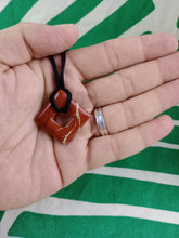Cargar imagen en el visor de la galería, Colgante Rombo Jaspe Rojo Mod. 2
