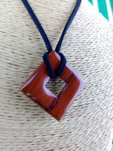 Cargar imagen en el visor de la galería, Colgante Rombo Jaspe Rojo Mod. 4
