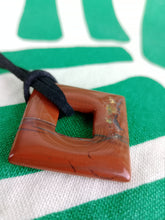 Cargar imagen en el visor de la galería, Colgante Rombo Jaspe Rojo Mod. 4
