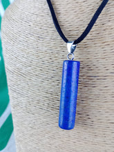 Cargar imagen en el visor de la galería, Colgante Cilindrico Lapislazuli Mod 1
