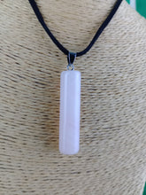 Cargar imagen en el visor de la galería, Colgante Cilindrico Cuarzo Rosa Mod. 2
