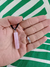 Cargar imagen en el visor de la galería, Colgante Cilindrico Cuarzo Rosa Mod. 3
