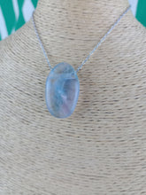 Cargar imagen en el visor de la galería, Colgante Fluorita Azul
