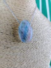 Cargar imagen en el visor de la galería, Colgante Fluorita Azul
