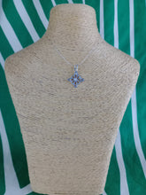 Cargar imagen en el visor de la galería, Colgante Plata Nudo de Bruja
