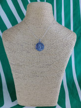Cargar imagen en el visor de la galería, Medalla de San Miguel Plata 925
