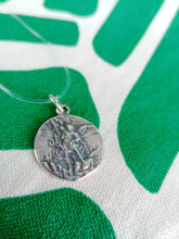 Cargar imagen en el visor de la galería, Medalla de San Miguel Plata 925
