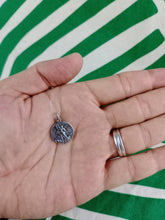 Cargar imagen en el visor de la galería, Medalla de San Miguel Plata 925

