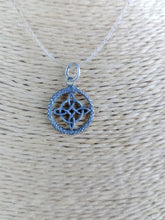 Cargar imagen en el visor de la galería, Colgante Plata Nudo de Bruja Aro
