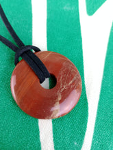 Cargar imagen en el visor de la galería, Colgante Donut Jaspe Rojo 35 mm Mod. 7
