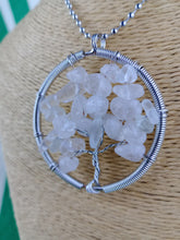 Cargar imagen en el visor de la galería, Colgante Arbol Vida Cuarzo Grande
