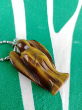 Cargar imagen en el visor de la galería, Colgante Ojo Tigre Ángel Mod. 2
