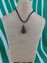 Cargar imagen en el visor de la galería, Colgante Buda de Ojo de Tigre Mod. 2
