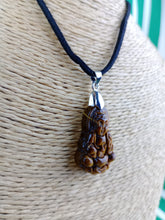 Cargar imagen en el visor de la galería, Colgante Buda de Ojo de Tigre Mod. 2
