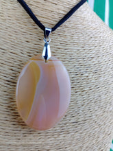 Cargar imagen en el visor de la galería, Colgante Oval Agata Melocoton
