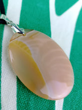 Cargar imagen en el visor de la galería, Colgante Oval Agata Melocoton

