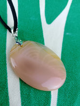 Cargar imagen en el visor de la galería, Colgante Oval Agata Melocoton
