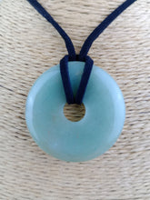 Cargar imagen en el visor de la galería, Colgante Donut Aventurina 35 mm

