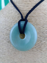 Cargar imagen en el visor de la galería, Colgante Donut Aventurina 35 mm
