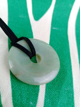 Cargar imagen en el visor de la galería, Colgante Donut Aventurina 35 mm
