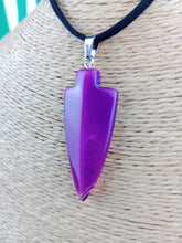 Cargar imagen en el visor de la galería, Colgante Punta Flecha Agata Morada Mod. 2
