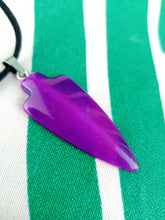 Cargar imagen en el visor de la galería, Colgante Punta Flecha Agata Morada Mod. 2
