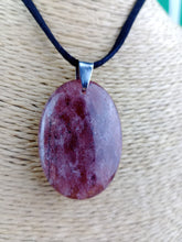 Cargar imagen en el visor de la galería, Colgante Oval Lepidolita
