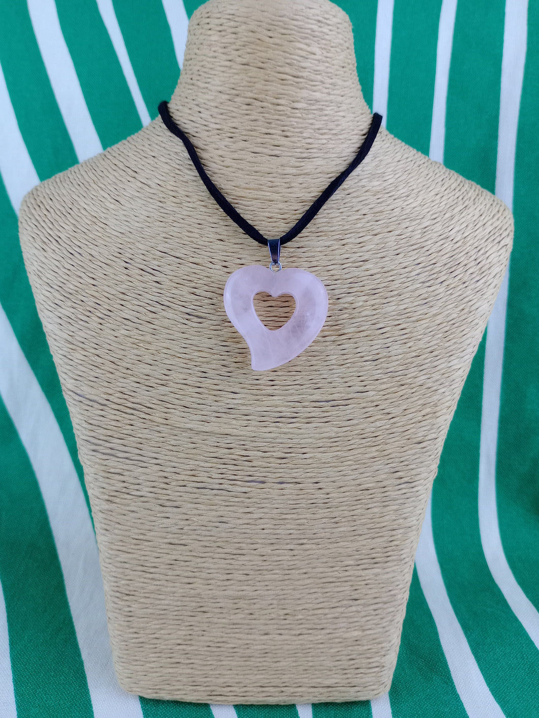 Colgante Corazon Tallado Cuarzo Rosa