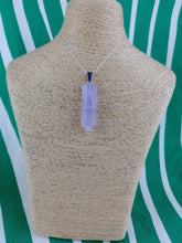 Cargar imagen en el visor de la galería, Colgante Punta Grande Fluorita Mod 2
