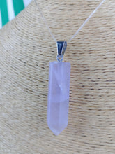 Cargar imagen en el visor de la galería, Colgante Punta Grande Fluorita Mod 2
